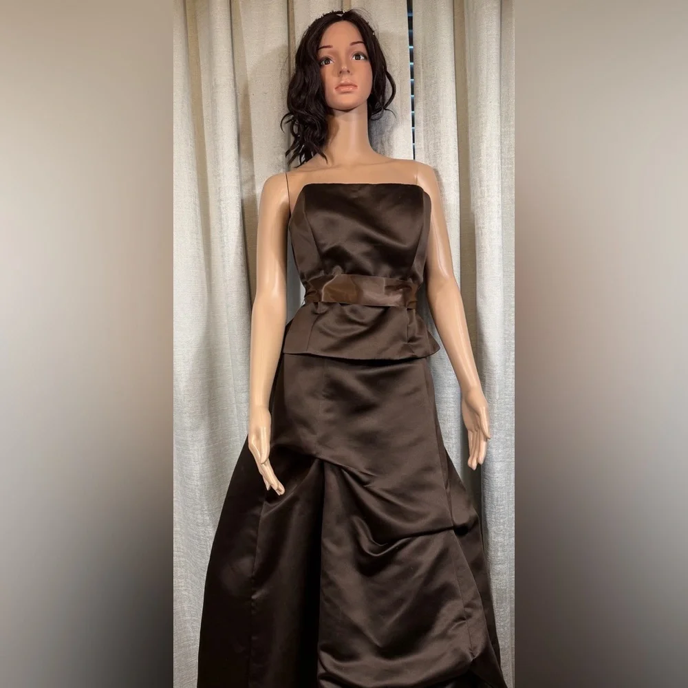✨ Watters & Watters Chocolate Brown Satin Gown Size 8 – Strapless Formal Dress - Picture 4 of 6